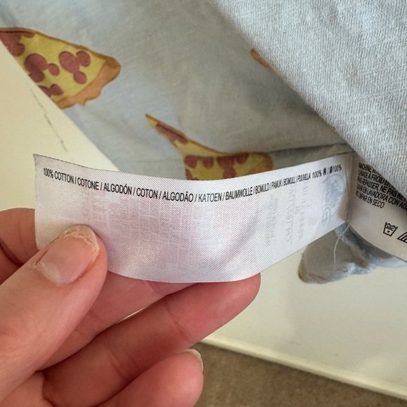 Disney parks Asia blue Mickey Mouse Pizza Slices Short Sleeves T-Shirt Sz Large - Picture 5 of 5